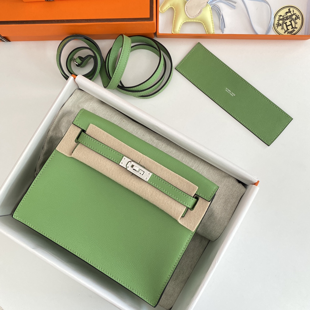 Hermes Kelly Danse Evercolor Bag In Green Kiwi Color